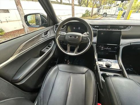 Certified 2024 Jeep Grand Cherokee L Limited image 9