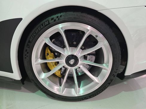 Used 2019 Porsche 911 Speedster RWD image 37
