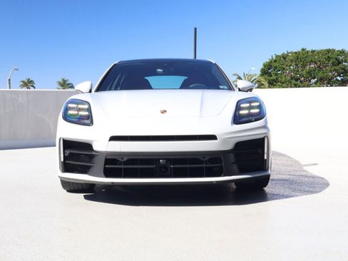 Certified 2025 Porsche Panamera image 6