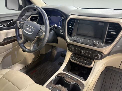 Used 2021 GMC Acadia Denali w/ Denali Technology Package FWD image 18