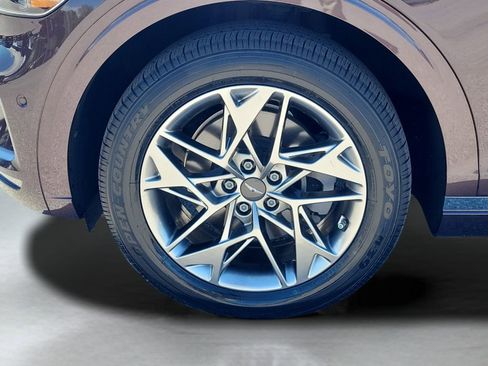 Used 2022 Genesis GV70 2.5T w/ Advanced Package image 18