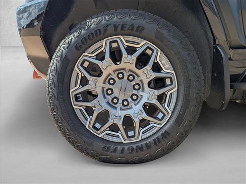 Used 2024 GMC Hummer EV 3X w/ LPO, Illumination Package image 21