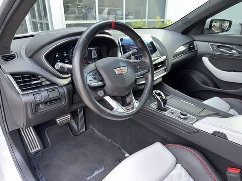Used 2024 Cadillac CT5 V Blackwing w/ Driver Assist Package image 18