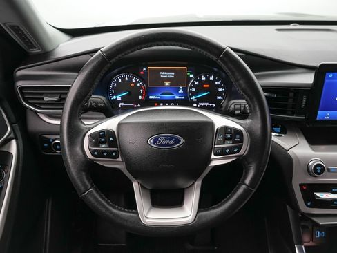Certified 2023 Ford Explorer XLT w/ Equipment Group 202A AWD/4WD image 13