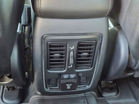 Used 2020 Jeep Grand Cherokee Limited AWD/4WD image 29