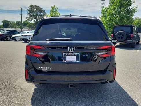 Certified 2026 Honda Odyssey EX-L image 5