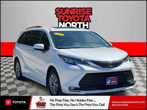 Certified 2023 Toyota Sienna XLE image 1