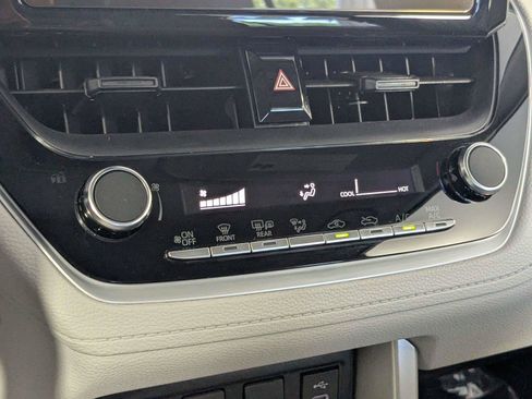 Used 2025 Toyota Corolla Cross L FWD image 20