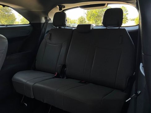 Used 2026 Toyota Sienna XLE FWD image 13