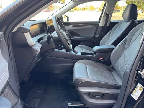 Used 2026 Volkswagen Tiguan SE AWD/4WD image 28