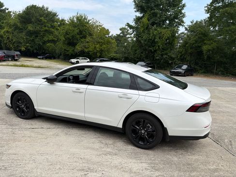 Used 2025 Honda Accord SE image 8