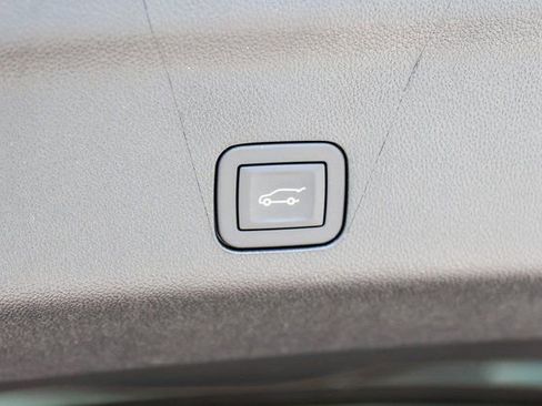 New 2026 GMC Yukon Elevation AWD/4WD image 9