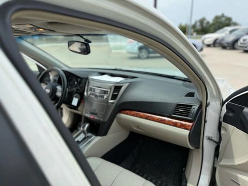 Used 2010 Subaru Outback 2.5i Limited image 28