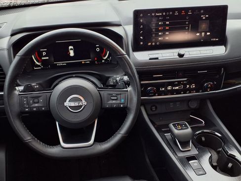 Used 2024 Nissan Rogue SL w/ SL Premium Package FWD image 14