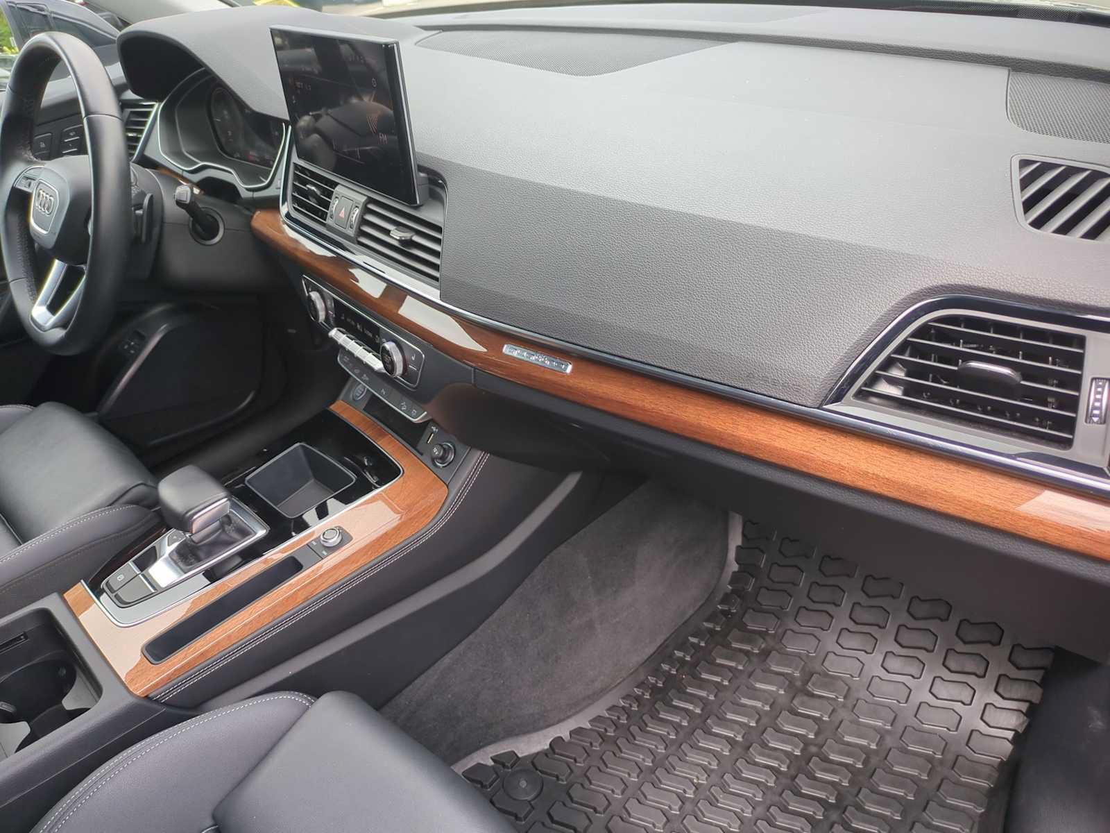 Certified 2025 Audi Q8 Premium Plus AWD/4WD image 23