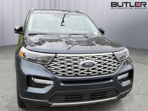 Certified 2023 Ford Explorer Platinum w/ Technology Package AWD/4WD image 5