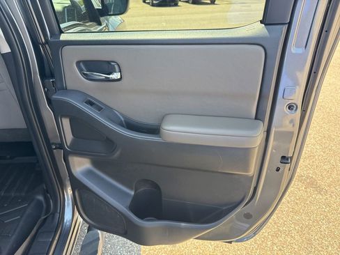 Used 2022 Nissan Frontier SV w/ Technology Package AWD/4WD image 25