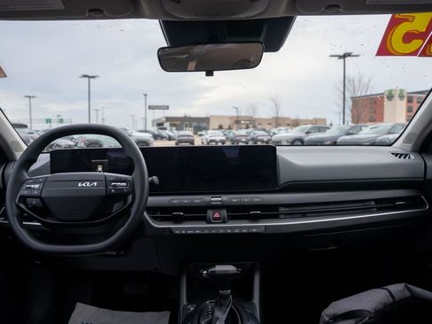 Used 2025 Kia K4 LXS image 15