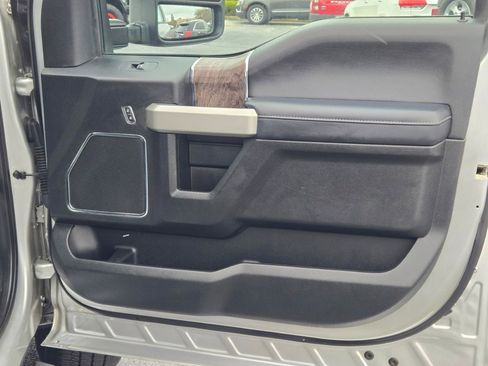 Used 2019 Ford F250 Lariat image 4