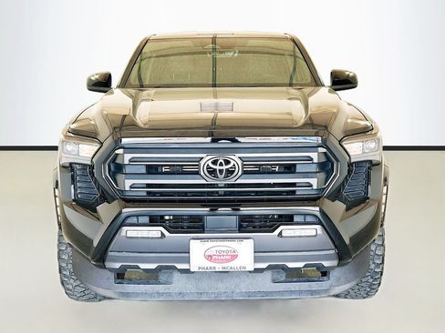 Used 2025 Toyota Tacoma SR5 AWD/4WD image 2