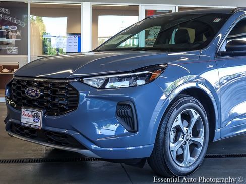 Certified 2024 Ford Escape ST-Line w/ Tech Pack #1 FWD image 3