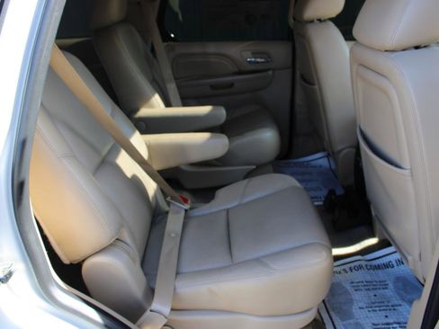 Used 2014 Cadillac Escalade Premium image 15