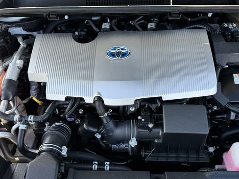 Certified 2020 Toyota Prius Prime Limited w/ Carpet Mat Package image 32