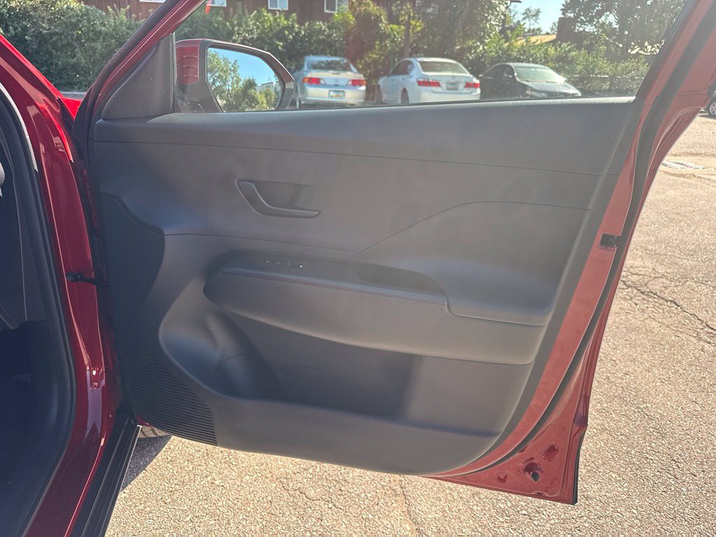 Used 2025 Hyundai Kona SEL AWD/4WD image 44