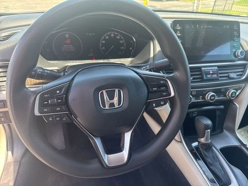 Used 2020 Honda Accord EX image 16