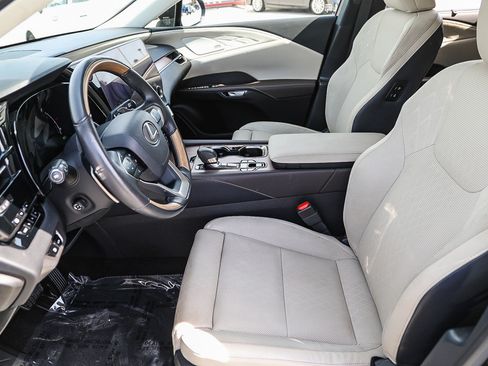 Used 2024 Lexus RX 450h AWD w/ Convenience Package image 17