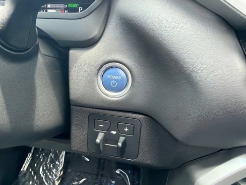Used 2024 Toyota Sequoia Platinum AWD/4WD image 38