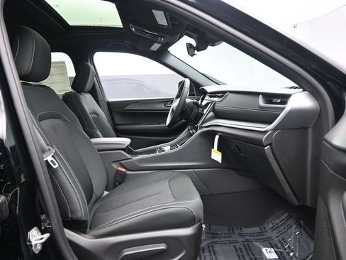 New 2026 Jeep Grand Cherokee Laredo X AWD/4WD image 34