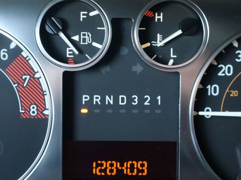 Used 2006 HUMMER H3 w/ Chrome Appearance Package image 43