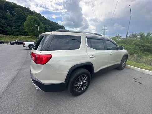 Used 2017 GMC Acadia SLT AWD/4WD image 23