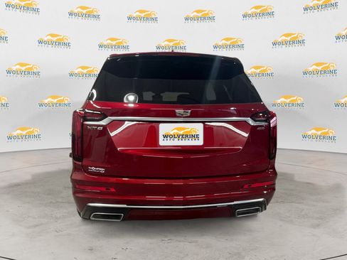 Used 2025 Cadillac XT6 Premium Luxury image 4