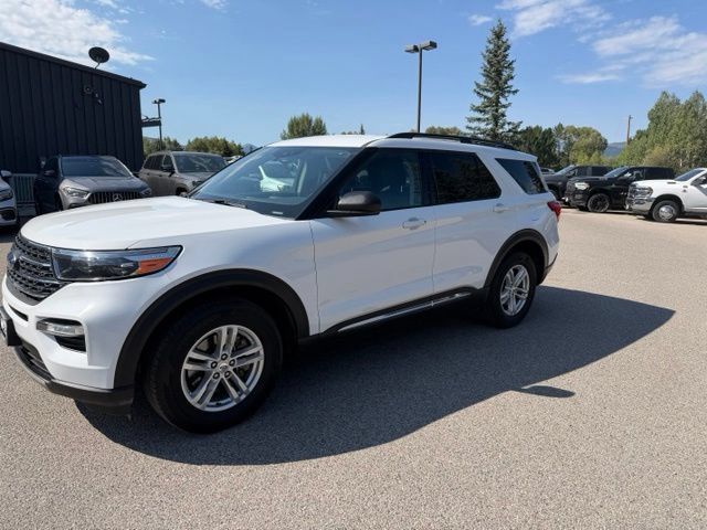 Used 2023 Ford Explorer XLT w/ Equipment Group 202A AWD/4WD image 2