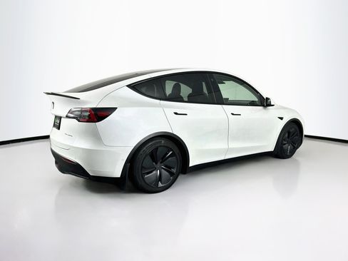 Used 2021 Tesla Model Y Long Range AWD/4WD image 9