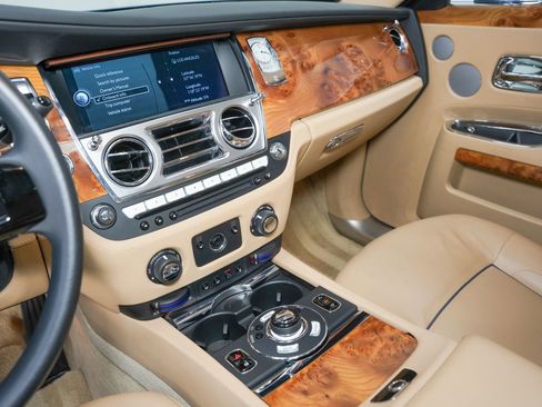 Used 2011 Rolls-Royce Ghost RWD image 55