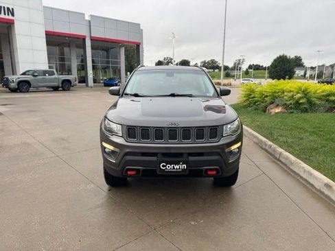 Used 2018 Jeep Compass Trailhawk w/ Leather Interior Group AWD/4WD image 10