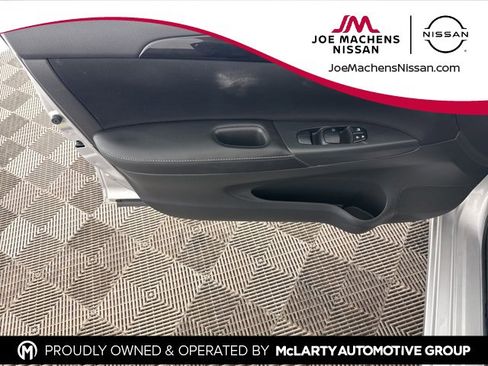 Used 2016 Nissan Sentra SV w/ Style Package image 18