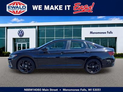 Used 2025 Volkswagen Jetta SE w/ Sunroof Package