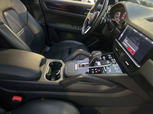 Used 2020 Porsche Cayenne image 21