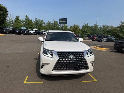 Used 2023 Lexus GX 460 Premium w/ Premium Plus Package AWD/4WD image 2
