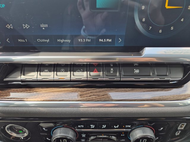 Used 2024 Chevrolet Silverado 1500 LT AWD/4WD image 26
