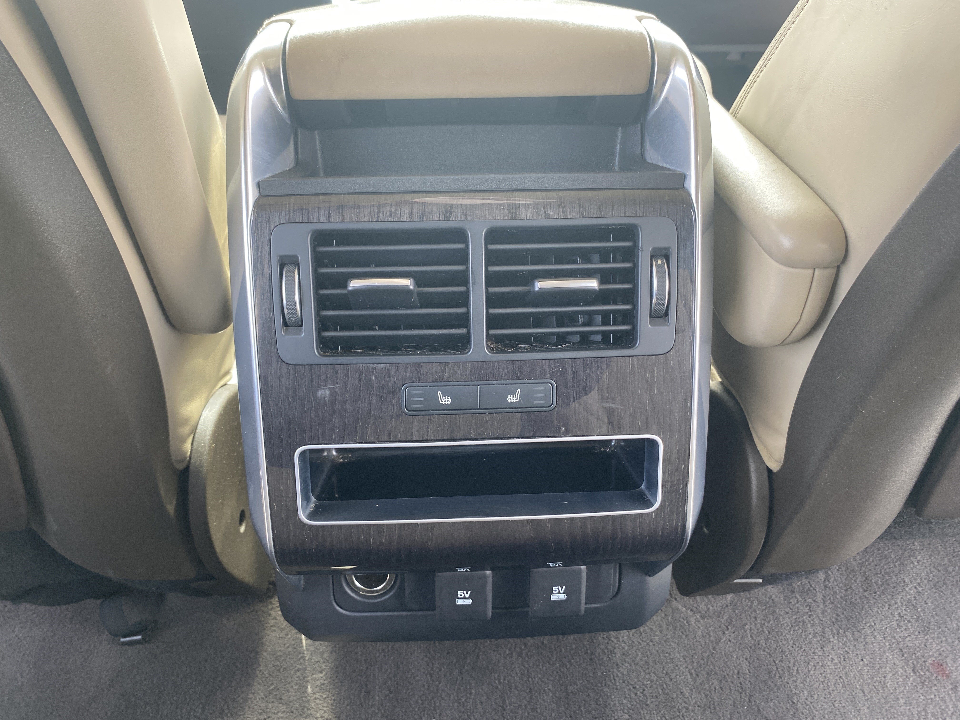 Used 2018 Land Rover Range Rover Sport HSE AWD/4WD image 16