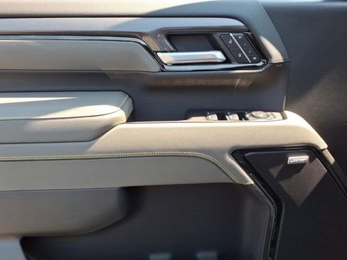 New 2026 Chevrolet Silverado 2500 ZR2 AWD/4WD image 18