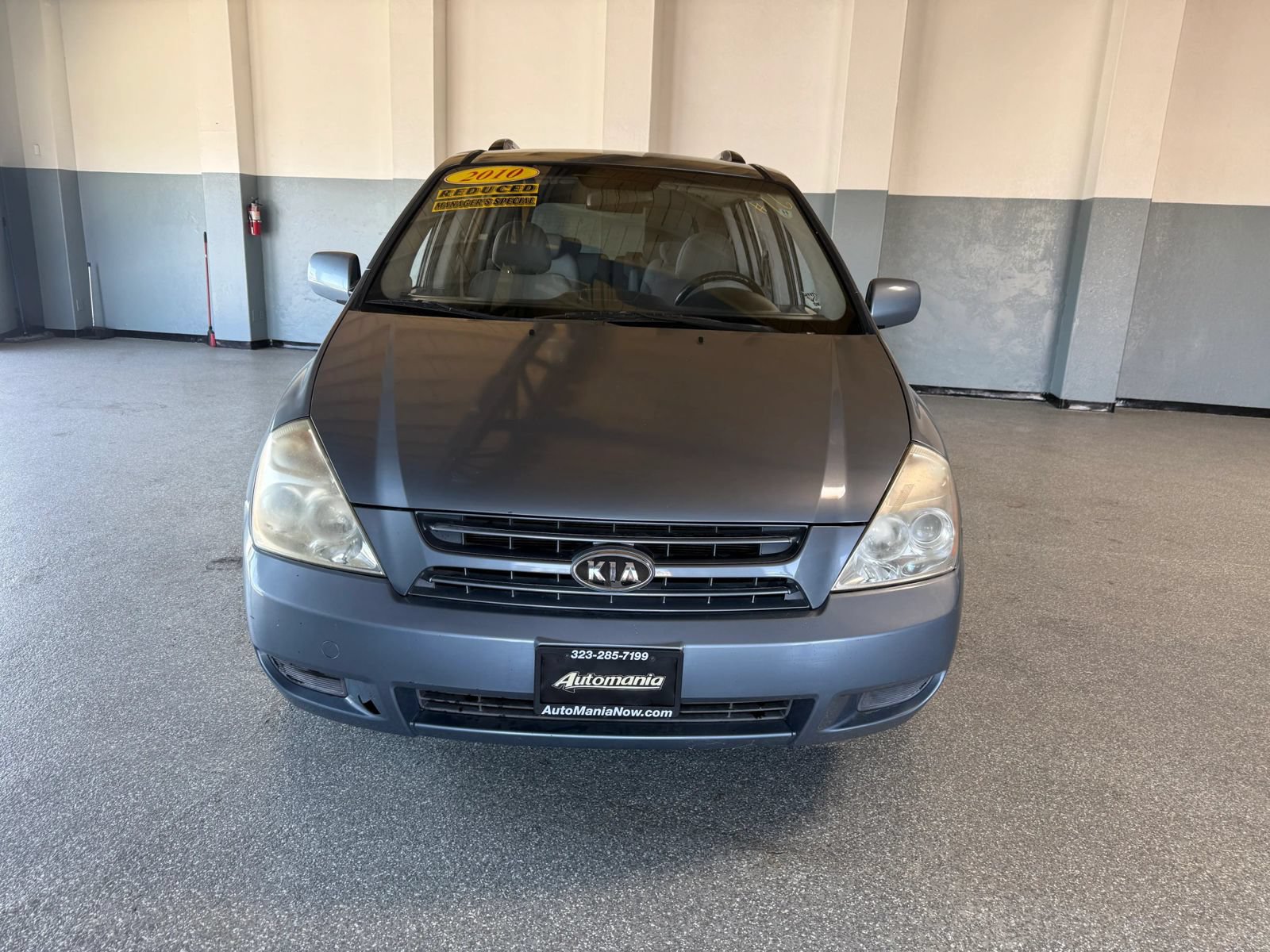 Used 2010 Kia Sedona FWD image 2