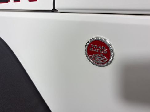Used 2017 Jeep Wrangler Unlimited Rubicon AWD/4WD image 9