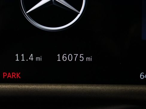 Used 2025 Mercedes-Benz E 350 4MATIC Sedan image 17