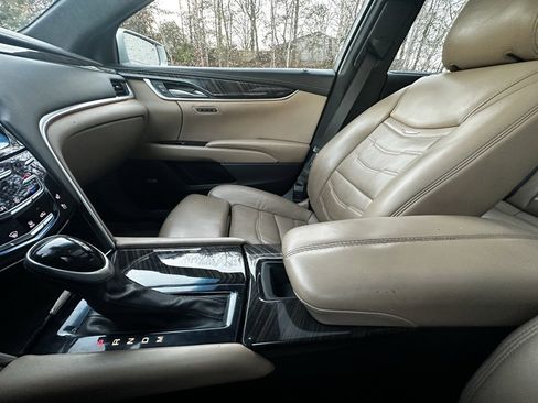 Used 2018 Cadillac XTS Vsport Platinum image 17